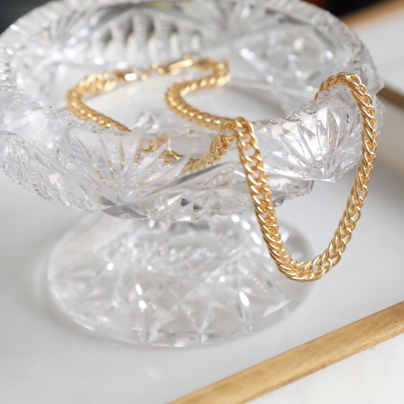 SoldOut11thStreet - Picture 2 of 8